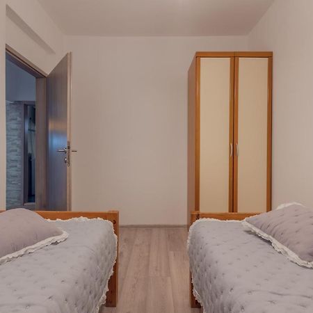 טרוגיר Holiday Home Insulam Mare מראה חיצוני תמונה