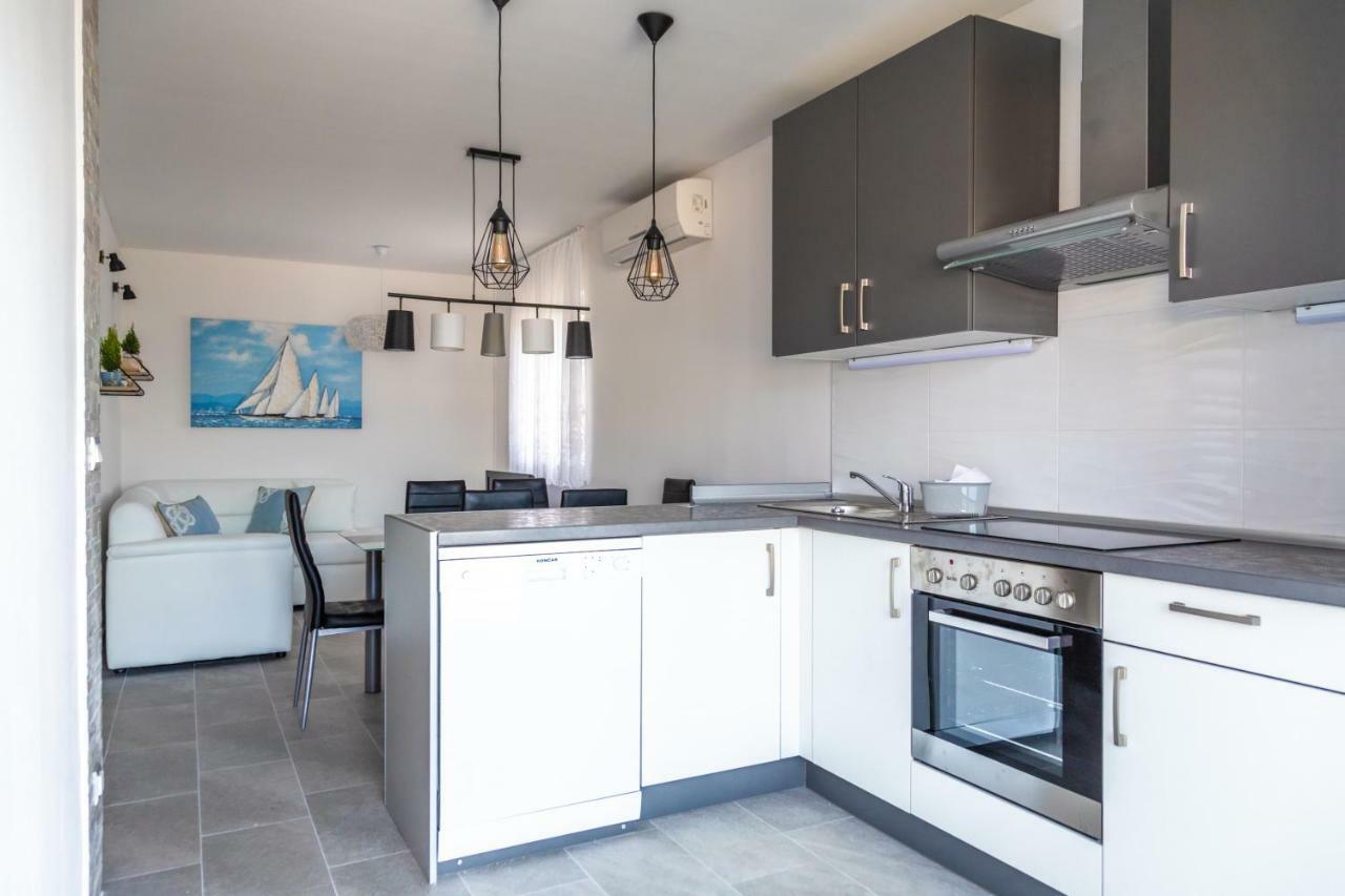 טרוגיר Holiday Home Insulam Mare מראה חיצוני תמונה